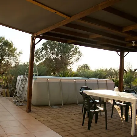 Tenuta Artanisi * أُجينتو